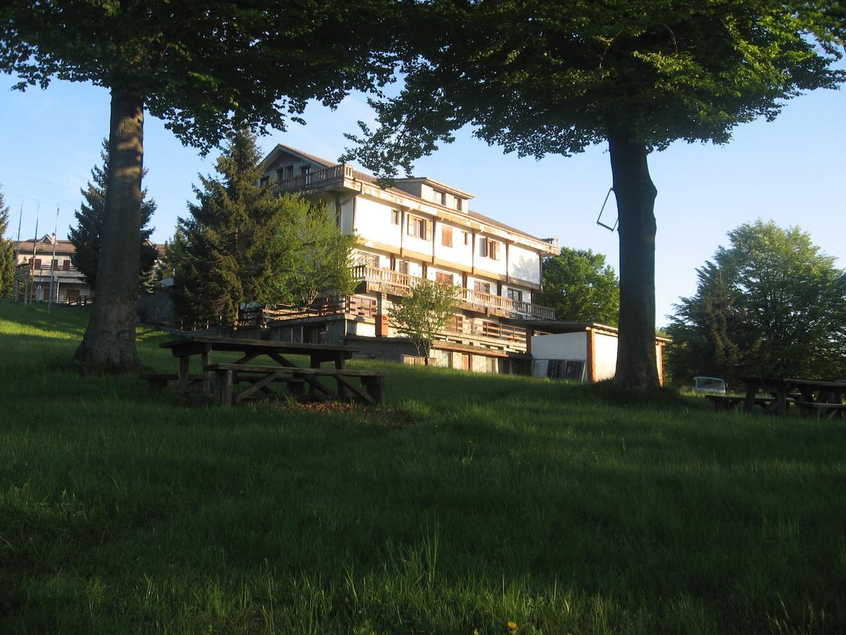 Albergo Rifugio Montecucco Piampaludo Exteriör bild