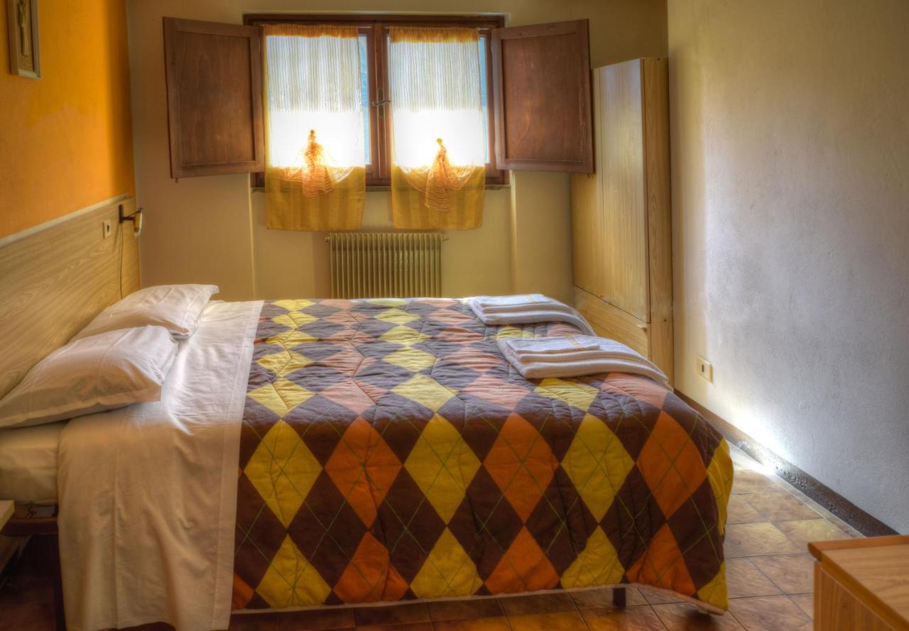 Albergo Rifugio Montecucco Piampaludo Exteriör bild